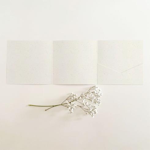 Trippel-Pocketfold-Karte quadratisch (15x15) Recycling-Karton "Recycling Bermgras" Basic Line