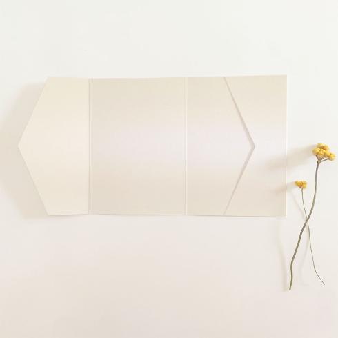 Pocketfold-Karte B6 seitlich Basic-Karton "Perlmutt Crema" Basic Line