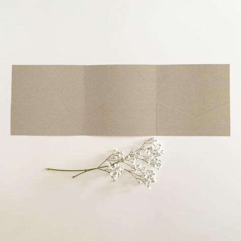 Trippel-Pocketfold-Karte quadratisch (15x15) Recycling-Karton "Kraft Grau" Basic Line