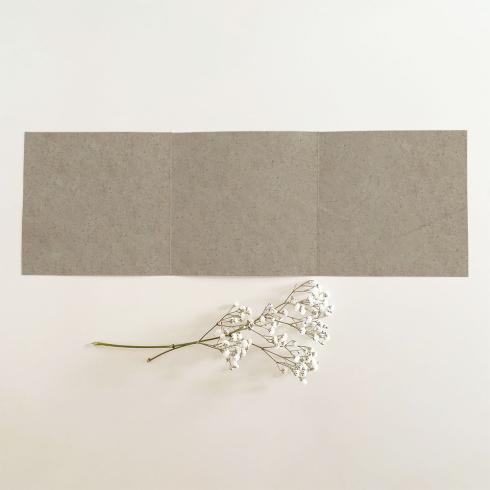 Trippel-Pocketfold-Karte quadratisch (15x15) Recycling-Karton "Kraft Silphie" Basic Line