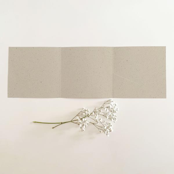 Trippel-Pocketfold-Karte quadratisch (15x15) Recycling-Karton "Kraft Kakao 15%" Basic Line
