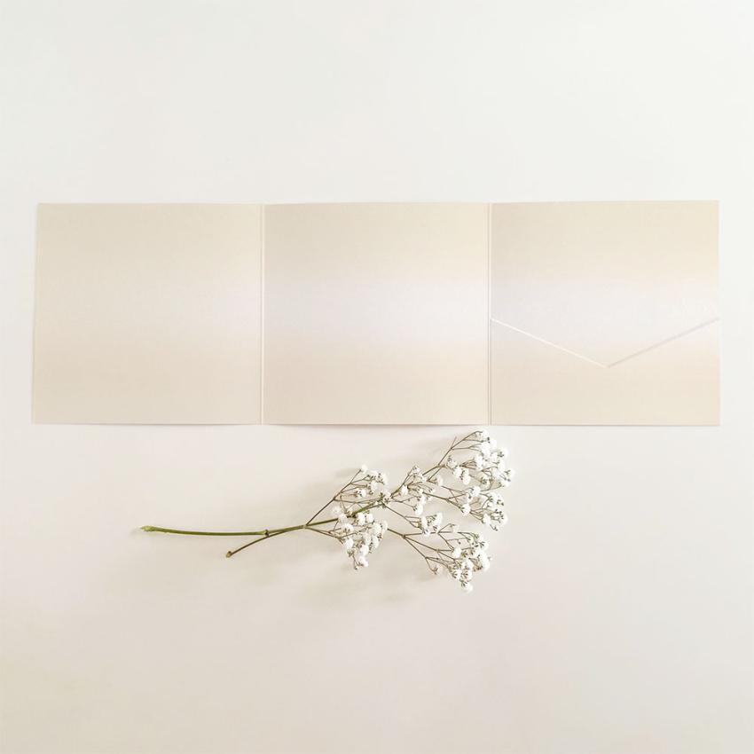 Trippel-Pocketfold-Karte quadratisch (15x15) Basic-Karton "Perlmutt Crema" Basic Line