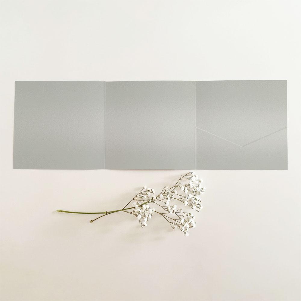 Trippel-Pocketfold-Karte quadratisch (15x15) Premium-Karton "Metallic Platin" Basic Line